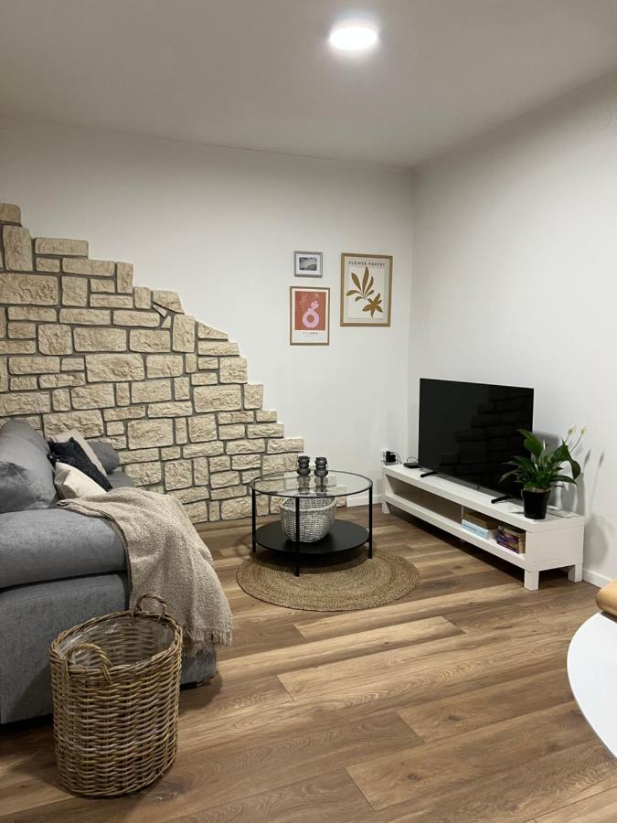 Cinderella Apartment With Free Parking PUY Eksteriør bilde